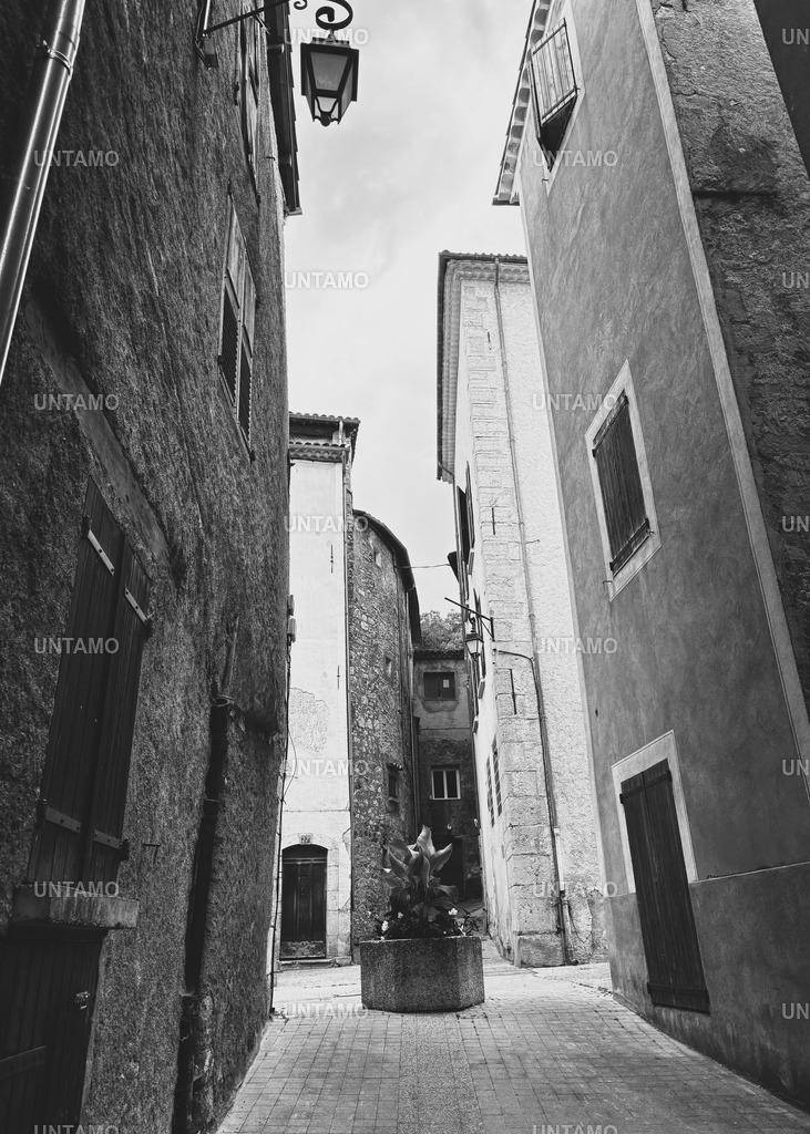 CastellaneDorf.SW | untamo - Realisiert mit Pictrs.com