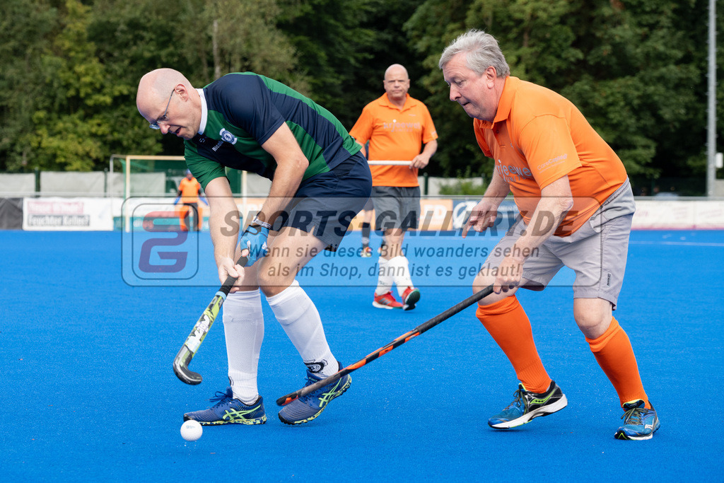 SFE_20240818_0010 | Krefeld, Deutschland, 18.08.2024:  European Cup for Recreational Hockey Players im KTHC Stadion Rot-Weiss Köln Tennis and Hockey Club am 18.08.2024 in Krefeld, Deutschland. (Foto von Stephan Fehrmann)Krefeld, Germany, 18.08.2024: European Cup for Recreational Hockey Players in KTHC Stadion Rot-Weiss Köln Tennis and Hockey Club at 18.08.2024 in Krefeld, Deutschland. (Foto from Stephan Fehrmann)
