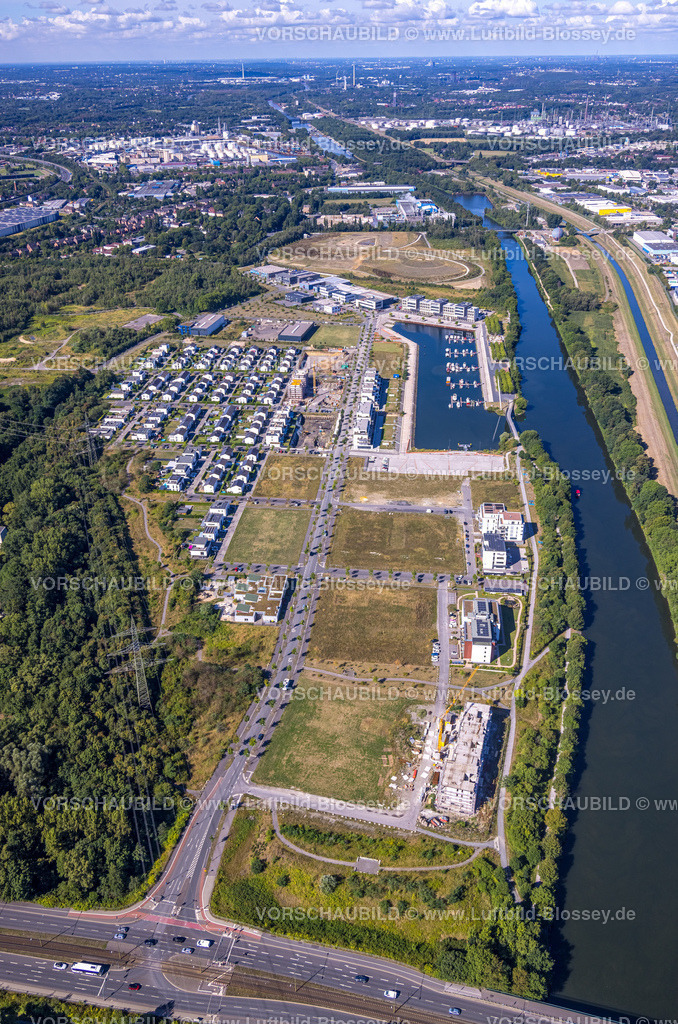 Gelsenkirchen220801522 | Luftbild, Neues Pumpwerk-Gebäude der Emschergenossenschaft nahe der Sutumer Brücken auf der Schleuseninsel zwischen Rhein-Herne-Kanal und Fluss Emscher, Schalke-Nord in Gelsenkirchen, Ruhrgebiet, Nordrhein-Westfalen, Deutschland