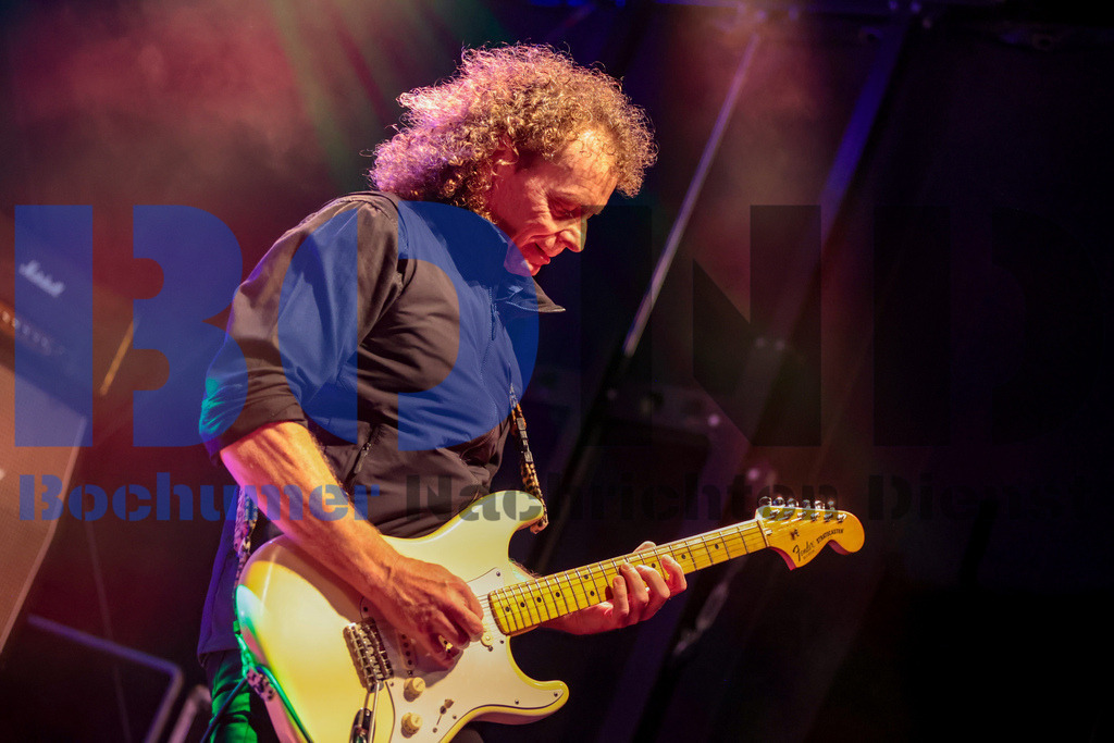 Purple Rising  {date} -  | {headline}(Foto: Sebastian Sendlak / BOND) - Realisiert mit Pictrs.com