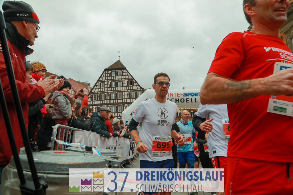 VR Bank Hauptlauf 10000m | 3 Koenigslauf 2023 - Realisiert mit Pictrs.com