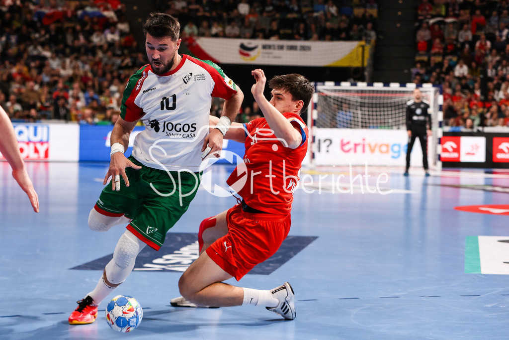 Tschechien - Portugal | Miguel MARTINS (POR #10) im Duell mit Matej KLIMA (CZE #31) / Zweikampf