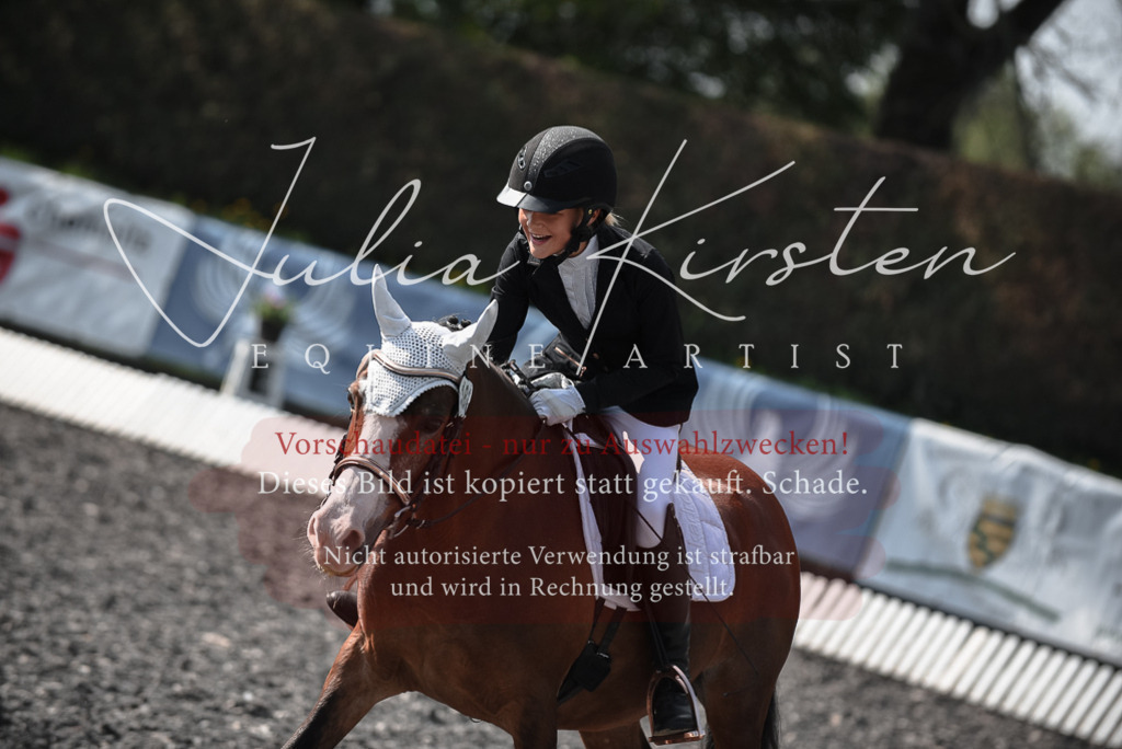 20230513_JK-Röhrsdorf-14-213 | Pferde- und Turnierfotografie in Westsachsen. Pferdeportraits, Auftragszeichnungen und intuitive Kunst.