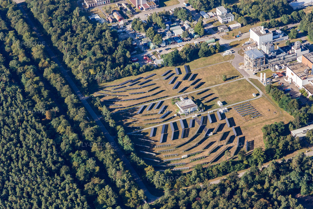 Luftbild: Leopoldshafen, KIT Nord im Ortsteil Leopoldshafen in Eggenstein-Leopoldshafen im Bundesland Baden-Württemberg in Deutschland. Foto: IMG_093964.jpg vom 23.08.2016 durch Werner Riehm/FLY-FOTO.de