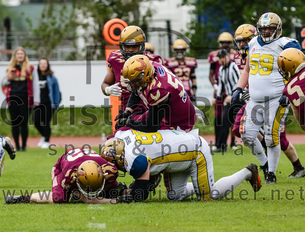 2022-04-30_037_Erding_Bulls_gegen_Regensburg_Phoenix | Erding, Deutschland, 30.04.2022:
Football, Regionalliga 2022, 1. Spieltag, Erding Bulls gegen Regensburg Phoenix

Foto: Christian Riedel / fotografie-riedel.net