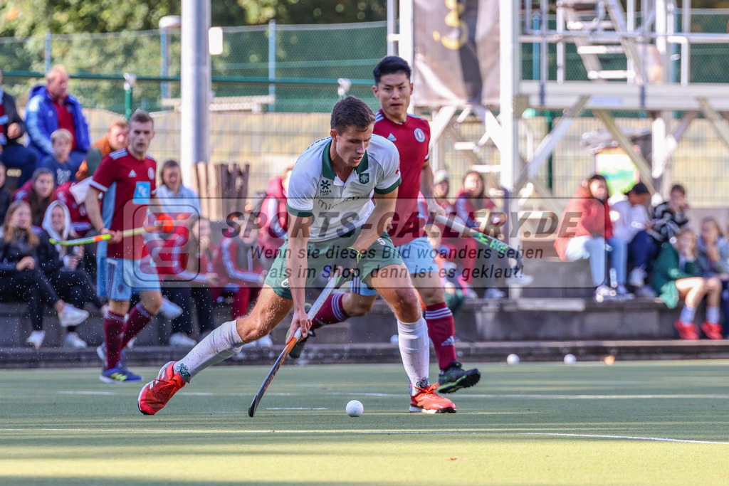 MJ_2022-10-08_Herren_HTCU-UHC-17 | Dennis Holthaus (Uhlenhorst Mülheim #5), Uhlenhorst Mülheim - UHC Hamburg am 8.10.2022 im Waldstadion, Mülheim a. d. Ruhr