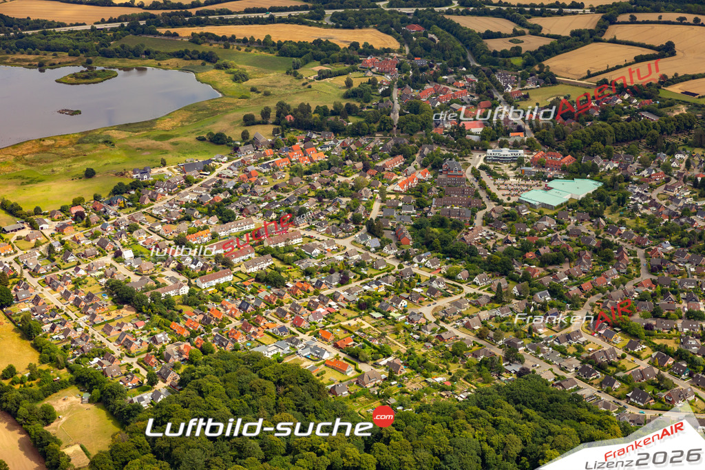 Das Luftbild der Stadt Ratekau wurde 2022 vom Flugzeug heraus erstellt (keine Drohnen-Aufnahmen) Aufnahmehöhe ca.450 Meter- hohe Bildauflösung und Druck-Qualität. Garantiert!