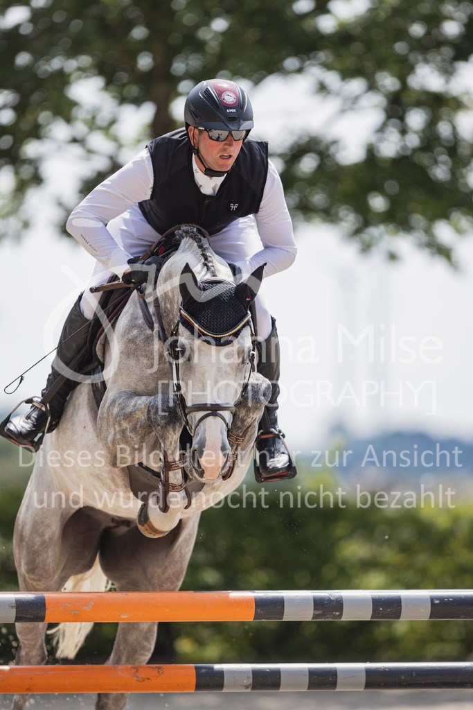 230616_Lemwerder_Springpf-L2-676 | Deine schönsten Turniermomente als professionelle Fotos! Entdecke hochwertige Pferdesport-Fotografie im Online-Shop. Jetzt Fotos finden & bestellen!