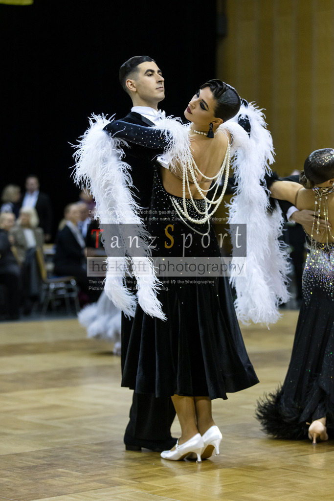 20241102_DC_HGR_Std_08542 | Tanzsportbilder, Standardtanz, Lateintanz, WDSF, DTV, LTVB, dancecomp, goc, hessen tanzt, blaues band der spree, walzer, tango, wiener walzer, slowfox, quickstepp, samba, rumba, cha-cha-cha, paso doble. jive, hd-kroft photography, turniertanzsport
