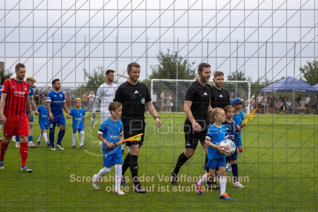 20250706_153200_0637 | #,TSG Salach (blau) vs. 1.FC Heidenheim (rot), Fußball, Freundschaftsspiel - WfV, Saison 2025/2026, Rasensportplatz, Staufenecker Str. 41, 73084 Salach, 06.07.2025 - 15:30 Uhr,Foto: PhotoPeet-Sportfotografie/Peter Harich