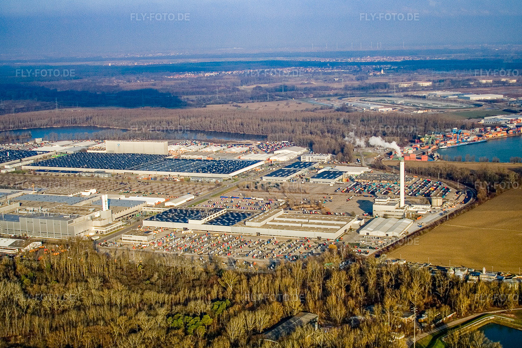 Luftbild: Daimler Trucks von Südosten im Ortsteil Maximiliansau in Wörth im Bundesland Rheinland-Pfalz in Deutschland. Foto: IMG_9055.jpg vom 15.12.2007 durch Werner Riehm/FLY-FOTO.de