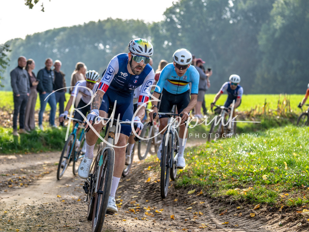 20251012_DSC02246 | Sportfotografie, Eventfotografie, Porträtfotografie, Radsport Fotograf, Triathlon Fotograf, Düsseldorf Fotograf, Köln Fotograf, Actionfotografie, Teamfotografie, Peoplefotografie, Business Portraits, Veranstaltungsfotografie, Reportagefotografie - Realisiert mit Pictrs.com