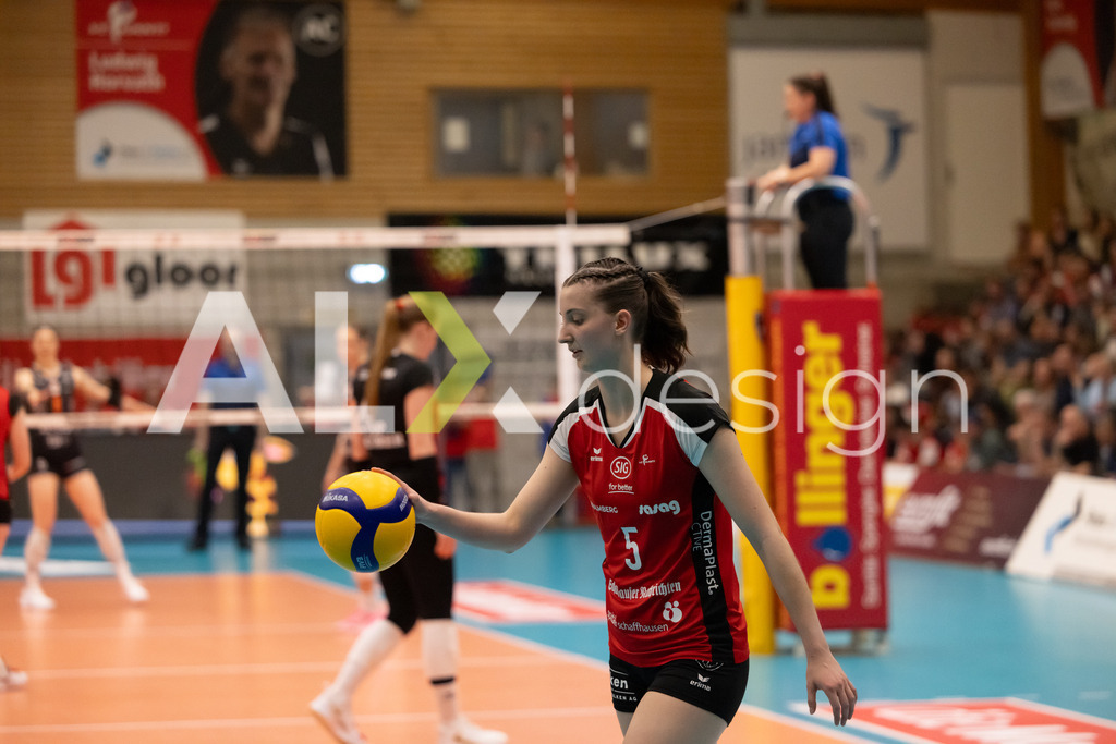Volleyball I Frauen I Saison 2025-2026 I Volleyball NLA | Women I  Playoffs Finals 2/5 I  VC Kanti Schaffhausen - viteos NUC I  10.04.2026 | 5 Wanda Herzog (CH) (VC Kanti Schaffhausen) - Mitte - Realisiert mit Pictrs.com