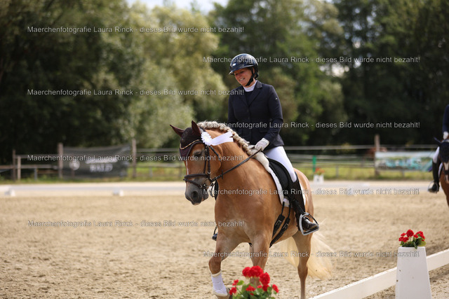 HG9A2015 | laurarinckfotografie - Realisiert mit Pictrs.com