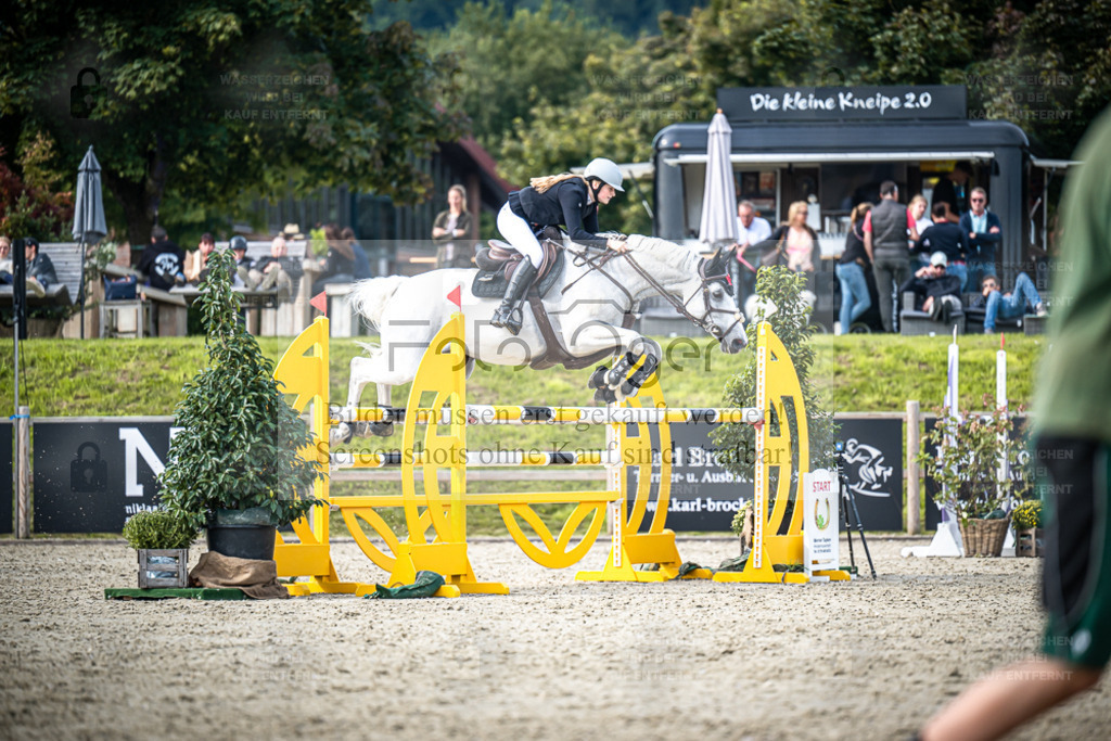 DOS_6875 | Entdecke hochwertige Reitturnierfotos von Foto Oger. Professionell, emotional und authentisch – jetzt Lieblingsmomente im Shop bestellen. - Realisiert mit Pictrs.com