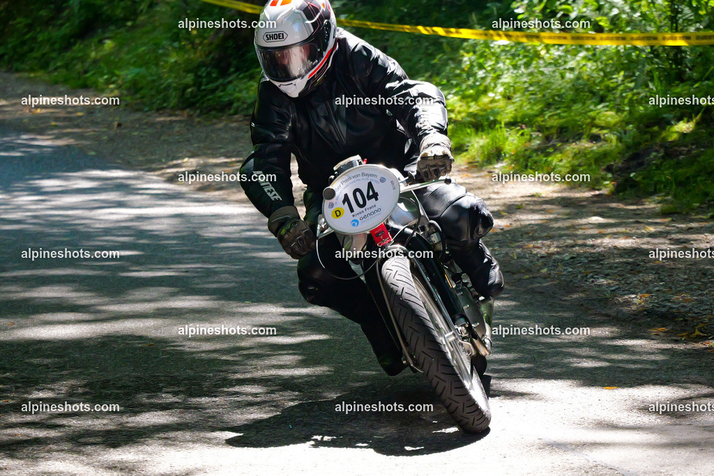 P1036674 | Erleben Sie atemberaubende, hochqualitative Fotos Ihrer Fahrt entlang der malerischen Alpenstraßen. Besuchen Sie alpineshots.com, um professionelle Aufnahmen Ihrer unvergesslichen Reise zu finden und zu kaufen - Realisiert mit Pictrs.com