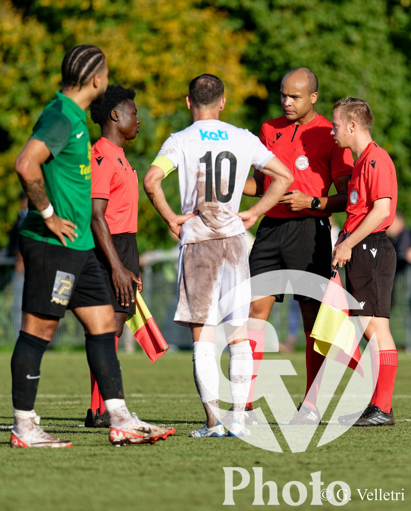 2eme ligue - FC Veyrier - FC Kosova |  durant le match de 2eme ligue entre FC Veyrier et FC Kosova au Stade du Grand-Donzel à Veyrier, Suisse