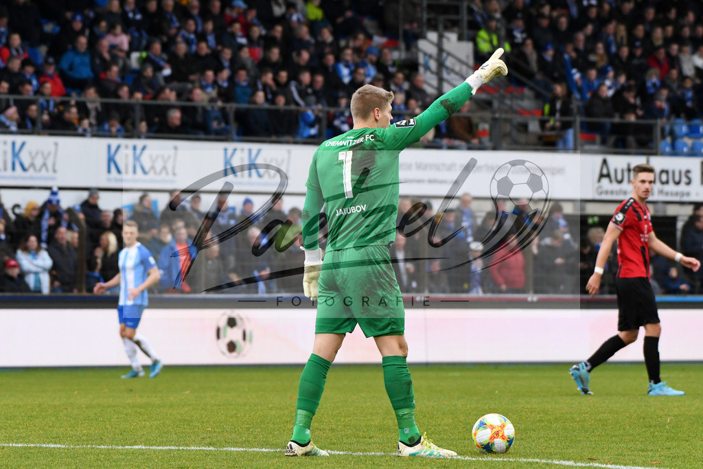 20200201_MEPCHE_0022 | Fußball, Herren: Torhueter Jakub Jakubov (Chemnitzer FC) in Aktion, am Ball, Einzelaktion waehrend des Spiels der 3. Liga zwischen SV Meppen und Chemnitzer FC in der Haensch-Arena am 01.02.2020 in Meppen, Deutschland. DFB / DFL REGULATIONS PROHIBIT ANY USE OF PHOTOGRAPHS AS IMAGE SEQUENCES AND/OR QUASI-VIDEO. - Realisiert mit Pictrs.com