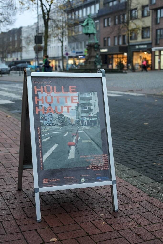 Peschkenhaus_HülleHütteHaut_131124_006 | Bildergalerie von Sport-Ereignissen aber auch von weiteren spannenden Dingen - nicht nur vom Niederrhein. In Anlehnung an den bekannten Spruch von Hanns Dieter Hüsch heißt das Motto: "Niederrhein ist überall".  - Realisiert mit Pictrs.com