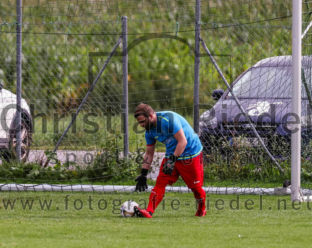 2023-08-27_051_TSV_Egmating_II_gegen_SG_Grasbrunn-Haar_II | Egmating, Deutschland, 27.08.2023:
Fußball, B-Klasse 2023 / 2024, 2. Spieltag, TSV Egmating II gegen (SG) Grasbrunn / Haar II, Endergebnis: 1:2

Torwart Quirin Friedel (TSV Egmating, #1)

Foto: Christian Riedel / fotografie-riedel.net