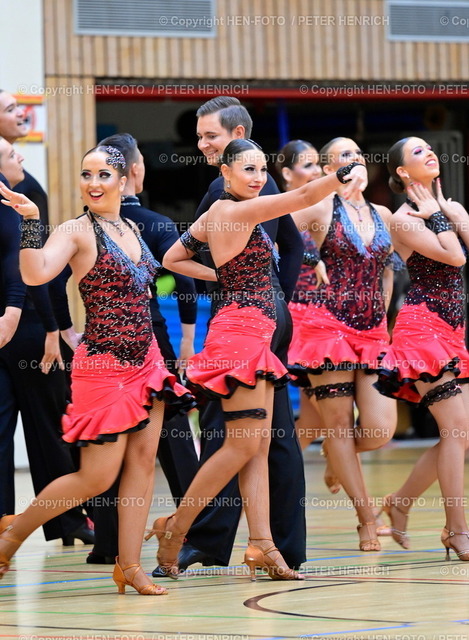 20230115-1467-formationstanz-buli-HENFOTO | 15.01.2023 Tanzen Tanzsport TSC Rot-Gold Casino Nürnberg B 2. Bundesliga Süd West Saison 2022 2023 Lateinformationen Formationsturnier Formationstanzen Latein in Darmstadt Kasinohalle Vorrunde (Foto: Peter Henrich) - Realisiert mit Pictrs.com