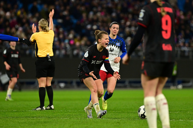 Fußball I Frauen I Saison 2025-2026 I DFB-Pokal I Achtelfinale I Hamburger SV - Bayer 04 Leverkusen I 18910 | Der Sportfotograf. - Realisiert mit Pictrs.com