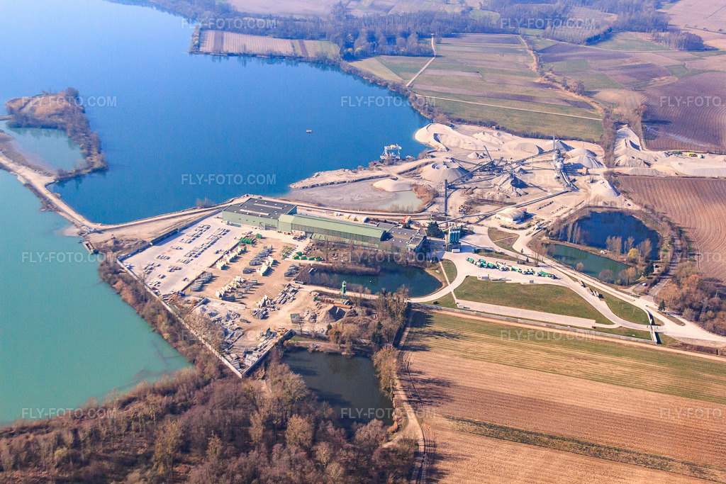 Aerial view: FEHR - Béton Prêt à l'Emploi in Bischwiller in the state Bas-Rhin, France. – Photo: IMG_62876.jpg taken on 03/09/2014 by Werner Riehm/FLY-FOTO.com – Resolution of the original: 4752 x 3168 px – Béton préfabriqué, béton fibré et prêt à l'emploi | FEHR Group