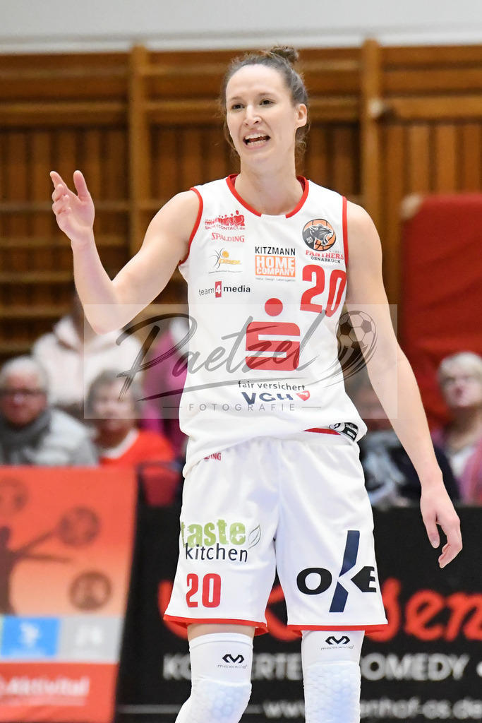 20200126_PANHAL_0046 | Basketball, Frauen: Kata Takacs (GiroLive-Panthers Osnabrück) gestikuliert beim Spiel der Toyota DBBL zwischen GiroLive-Panthers Osnabrück vs. GISA LIONS SV Halle am 26.01.2020 im Panthers Dome in Osnabrück, Deutschland.(Foto von Nico Paetzel) - Realisiert mit Pictrs.com