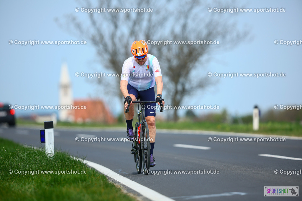 734_TRA56882 | Neusiedlersee Radmarathon 2026@sportshot_your_pictrs #yourpictures#roadtowm2029 #nrm #neusiedlerseeradmarathon #neusiedlersee #neusiedlerseetourismus #burgenland #mörbisch #nrm26 #burgenlandtourismus #voglundco #poweredbyburgenlandtourismus #radsport #rad #marathon #ucigranfondo #visitburgenland #ucigranfondoworldseries
