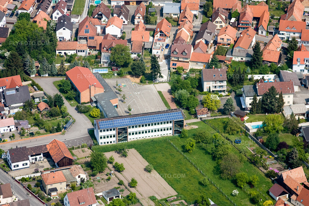 Aerial view: View of the town in the district Neulauterburg in Lauterbourg in the state Bas-Rhin, France. – Photo: IMG_18162.jpg taken on 05/03/2009 by Werner Riehm/FLY-FOTO.com – Resolution of the original: 4155 x 2770 px