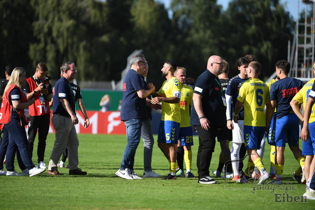 SV Atlas-Delmenhorst-Borussia Mönchengladbach | DFB-Pokal 1. Runde;SV Atlas Delmenhorst (gelb)-Borussia Mönchengladbach (schwarz) am 17.08.2025 in Oldenburg (Marschweg-Stadion), Photo: Philip Eiben 2025 - Realisiert mit Pictrs.com