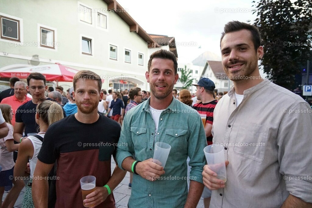 news-2023-Juli15-Marktfest_Reutte1-DSC06094 | Info aus dem Bezirk Reutte/Ausserfern Tirol sowie eine umfangreiche Bilddatenbank über die gesamte Region: Lechtal, Talkessel Reutte, Tannheimertal, Zwischentoren. Lech, Plansee, Zugspitze, Grenztunnel, B179, Fernpassstraße, Verkehr, Lawinen, Tradition, - Realisiert mit Pictrs.com