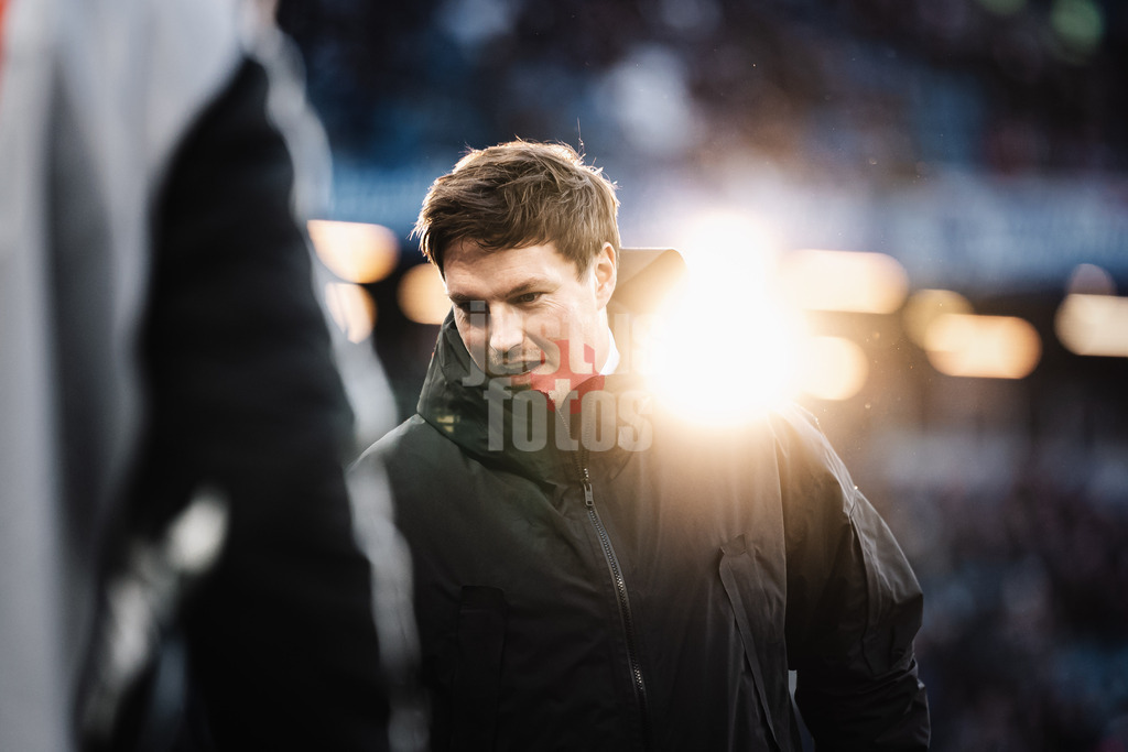 Fußball | Männer | Saison 2025/2026 | 1. Fußball-Bundesliga | 12. Spieltag | Hamburger SV vs. VfB Stuttgart | 30.11.2025 | Trainer Merlin Polzin (HSV)