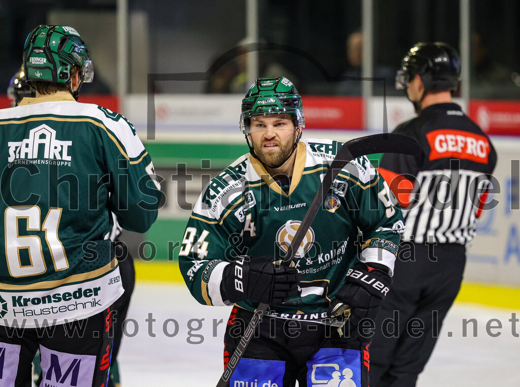 2025-11-16_080_TSV_Erding_gegen_Selber_Woelfe | Erding, Deutschland, 16.11.2025:Eishockey, Oberliga Süd 2025 / 2026, 17. Spieltag, TSV Erding gegen Selber Wölfe, Endergebnis: 3:1Markus Eberhardt (Erding Gladiators, #94)Foto: Christian Riedel / fotografie-riedel.net