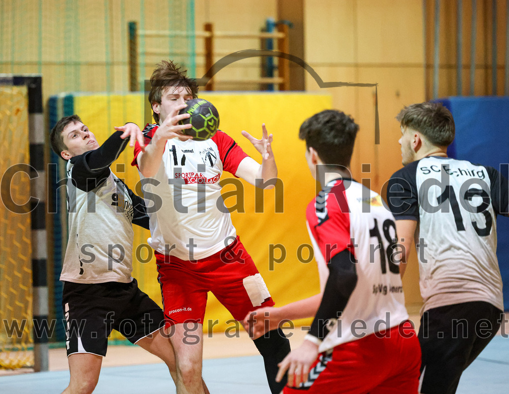 2023-01-21_028_SpVgg_Altenerding_gegen_SC_Eching | Erding, Deutschland, 21.01.2023:
Handball, Bezirksoberliga Männer 2022 / 2023, 12. Spieltag, SpVgg Altenerding gegen SC Eching, Endergebnis: 29:34

Niklas Fleps (SpVgg Altenerding, #17), Tim Steininger (SpVgg Altenerding, #18), Justin Pausch (SC Eching, #13)

Foto: Christian Riedel / fotografie-riedel.net