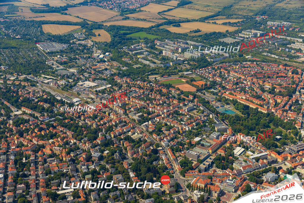 Luftbild der Stadt Weimar - Das Luftbild wurde 2025 vom UL-Flugzeug heraus erstellt ( keine Drohnenaufnahme ) - Hochauflösende Luftaufnahme - für Wandbilder und großformatige Ausdrucke geeignet. Das besondere Geschenk!Hier alle&nbsp;Infos zur Lizenzierung der LuftaufnahmeWir fliegen auch dieses Jahr wieder in Ihre Region um Luftbilder zu erstellen.- Luftbild anfragen