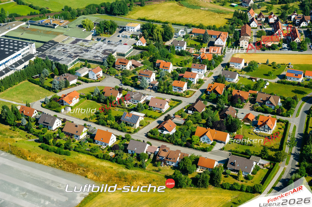 Die Luftaufnahme Neuses - Kronach wurde vom UL-Flugzeug (keine Drohne) aus fotografiert.Hohe Druck- Auflösung-die Geschenkidee!