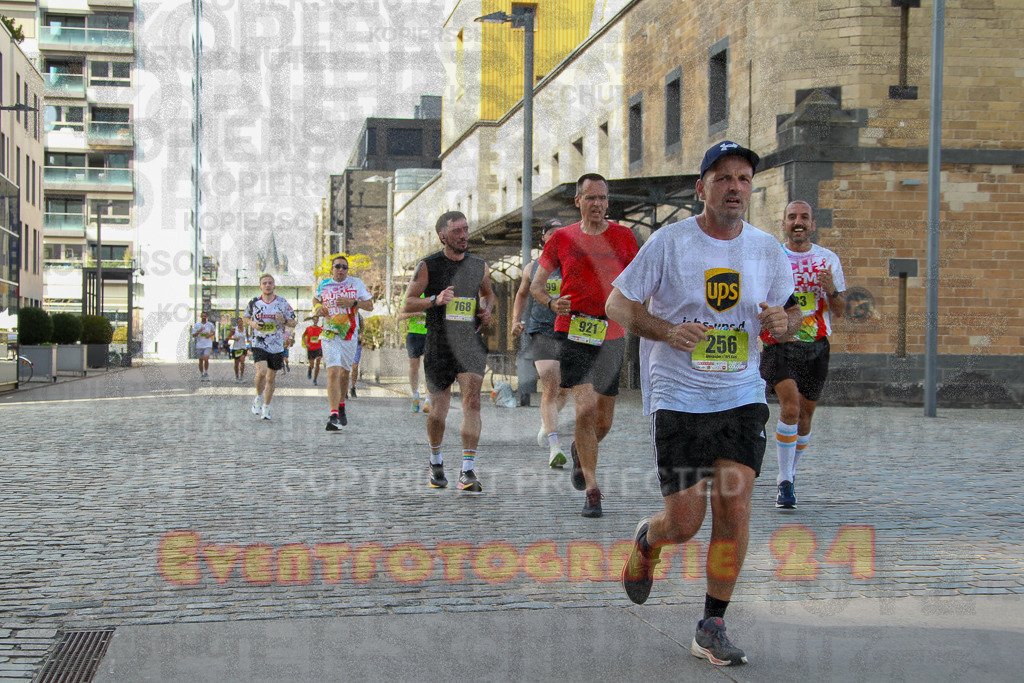 250920_1455_EV4_7577 | Sportfotografie im Rhein-Sieg Kreis, Köln, Bonn, NRW, Rheinland Pfalz, Hessen, etc. Unser Tätigkeitsfeld umfasst den Laufsport vom Volkslauf über den Marathon, Duathlon, Triathon bis zum Ultralauf wie Kölnpfad Ultra oder Schindertrail.