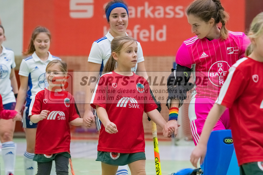 HK_20230114_102841 | 1. Bundesliga ( Halle ) Damen Crefelder HTC - RTHC Leverkusen am 14.1.2023 Crefelder HTC  ( CHTC ) Halle Glockenspitz , Krefeld , Svea Rose Torhüterin ( RTHC Leverkusen #2 )