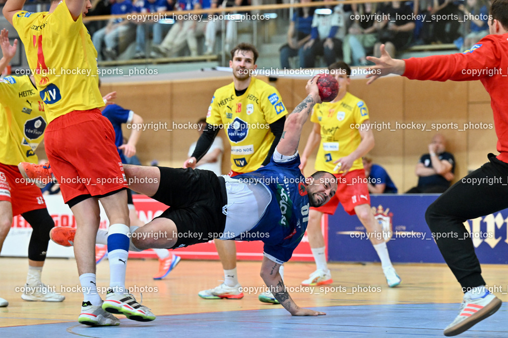 SC Ferlach vs. UHK Krems | Flugeinlage, #19 Knez Domen UHK KREMS, #81 MILICEVIC Adrian SC Ferlach, #28 Munzinger Luca UHK KREMS, SC Ferlach vs. UHK Krems, SC Ferlach vs. UHK Krems am 02.05.2026 in Ferlach (Ballspielhalle Ferlach), Austria, (Photo by Bernd Stefan)