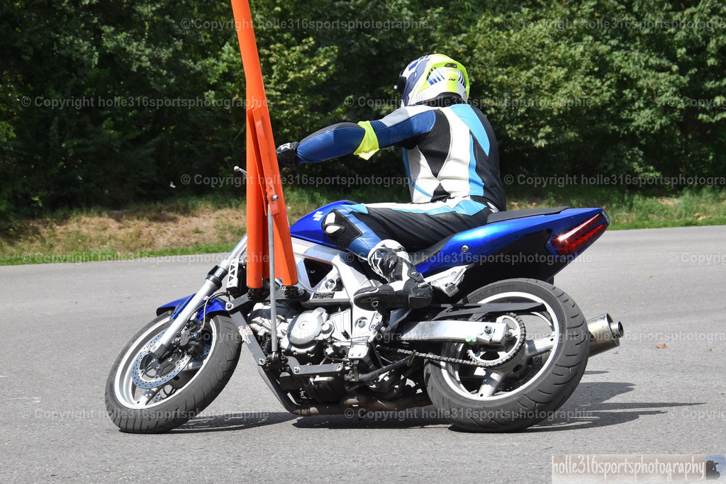 DSC_0522 | Sportfotografie , Motorsport, Motoross, Reitsport, Mointainbike, Enduro,
Landschaft , Outdoor, Eventfotografie, Landschaft, Bilder online bestellen - Realisiert mit Pictrs.com