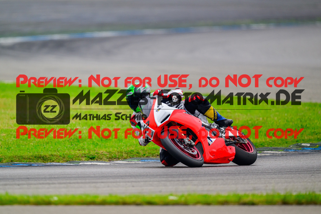 MaZZes_FotoMatrix_240521_6007705_2960 | WEISS