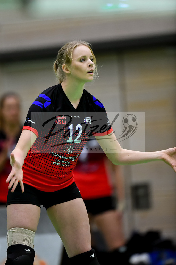 VCOBWA20211106_159 | Volleyball, Frauen:   bei dem Spiel der 3. Liga West zwischen VC Osnabrueck und SV BW Aasee in der Schlosswallhalle am 06.11.2021 in Osnabrueck, Deutschland. - Realisiert mit Pictrs.com
