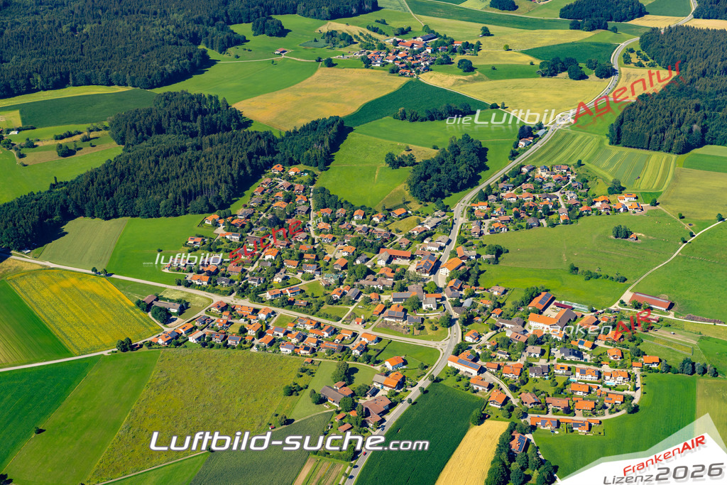 Aktuelles Luftbild von Sondermoning Nußdorf - Die Luftaufnahme wurde 2022 mittels UL-Flugzeug erstellt ( keine Drohne ) - hochauflösende Kamera-Systeme von  Canon -Beste Qualität - Für grossformatige Ausdrucke geeignet. Die Geschenkidee !