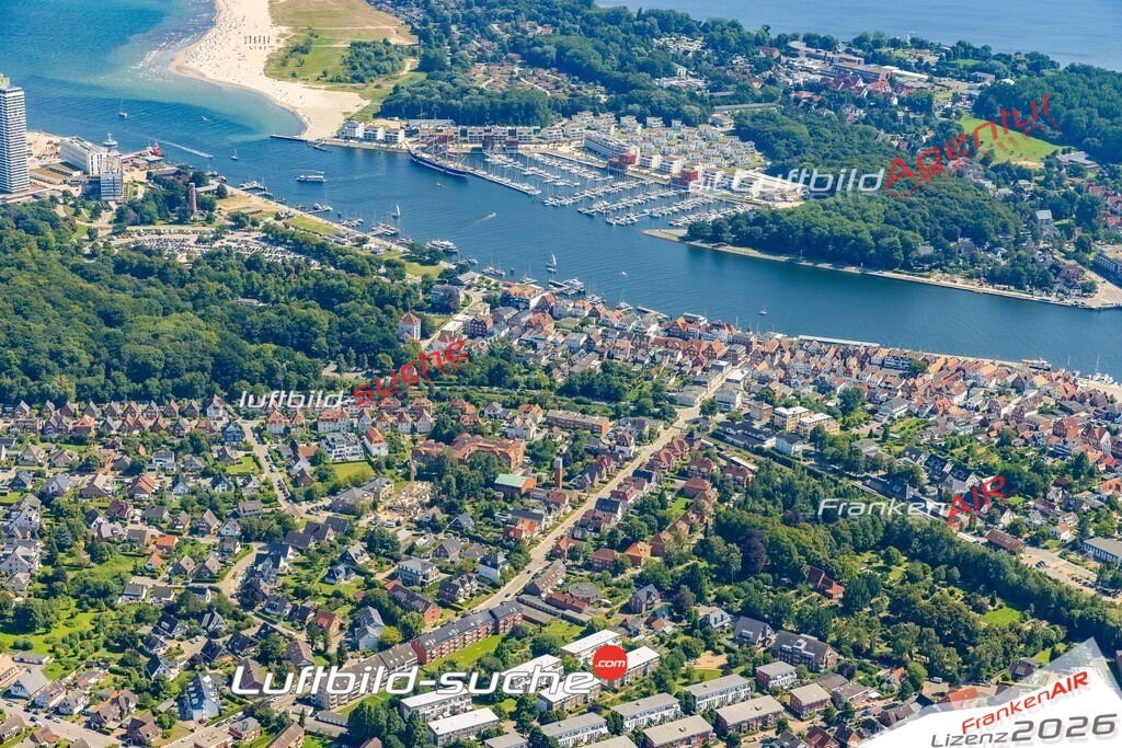 Travemünde Lübeck Bild- Das Luftbild wurde 2025 vom UL-Flugzeug heraus erstellt ( keine Drohne bzw. Drohnenaufnahme ) - Hochauflösende Luftaufnahme -Nicht vergleichbar mit Google Maps oder Satelittenbilder- Die Geschenkidee !Mit Lizenz und Bildrechte bestellbar - CC