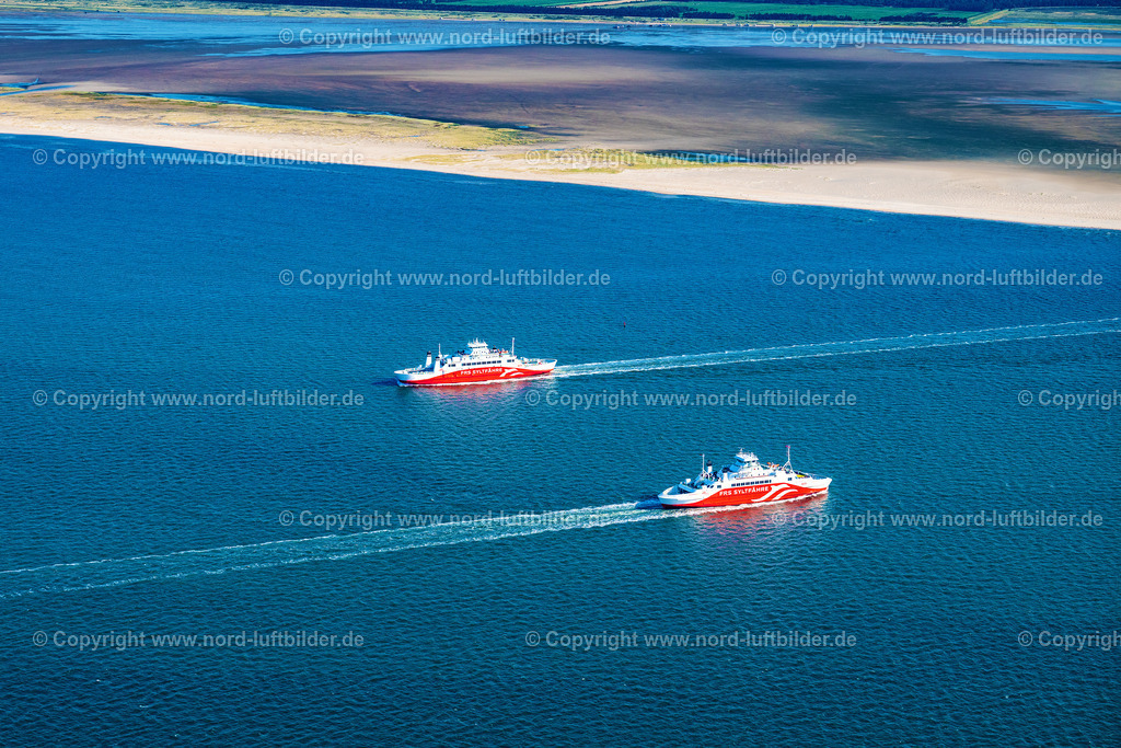 Sylt_FRS_Fähren_ELS_7345280824280824 | LIST 28.08.2024 Begegnung beider- Schiffe der FRS Syltfähre zwischen in List und Römö auf Sylt im Bundesland Schleswig-Holstein, Deutschland. // Encounter of both ships of the FRS Sylt ferry between in List and Romo on Sylt in the state Schleswig-Holstein, Germany. Foto: Martin Elsen