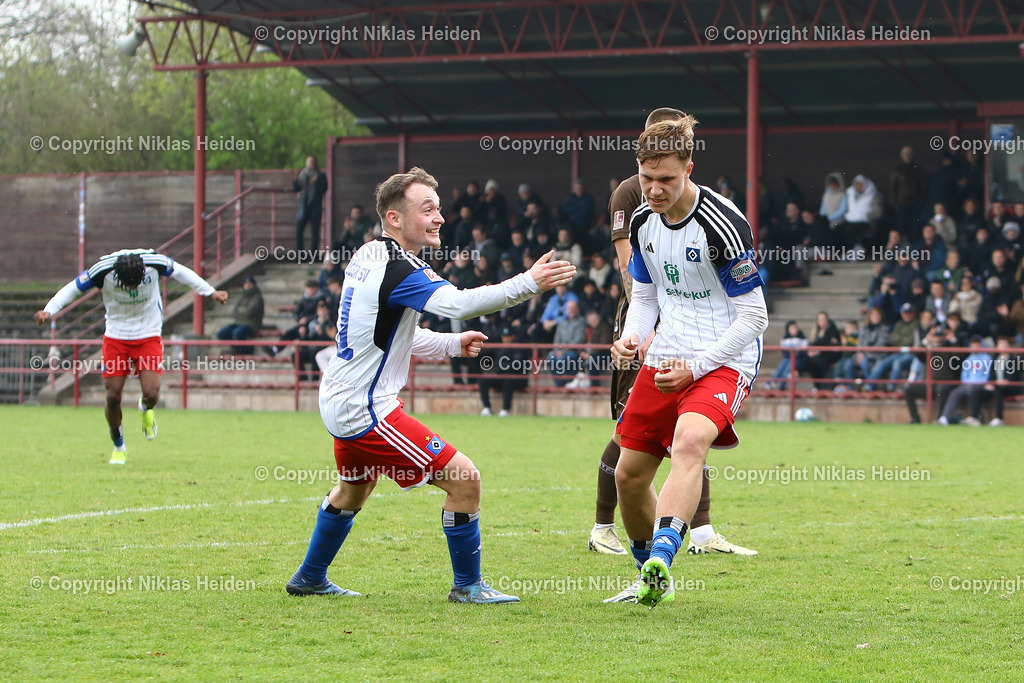 NH_HamburgerSVU21_FCStPauliU23_RegionalligaNord_31032024 | #2 Luis Seifert (Hamburger SV U21) bejubelt seinen Treffer zum 2:0.

Regionalliga Nord I 27. Spieltag I 31.03.2024
