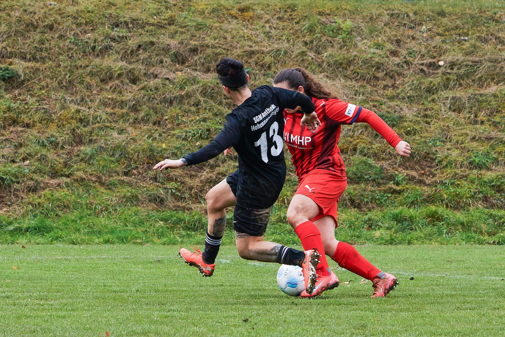 HOHFCH_251109_9087 | 1.FC Heidenheim 1846 II vs. GAST, Fußball, Frauen, Bezirksliga, 2025/2026, X. Spieltag, 03.10.2025 in Heidenheim, Kunstrasen b. Voith-Arena West(Foto: Michael Bulling) - Realisiert mit Pictrs.com