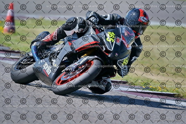 26BT02-0353 | markuskiefer.com - Realisiert mit Pictrs.com