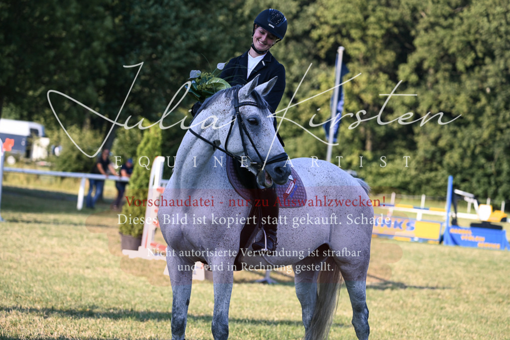 DSC_1906 | Pferde- und Turnierfotografie in Westsachsen. Pferdeportraits, Auftragszeichnungen und intuitive Kunst.